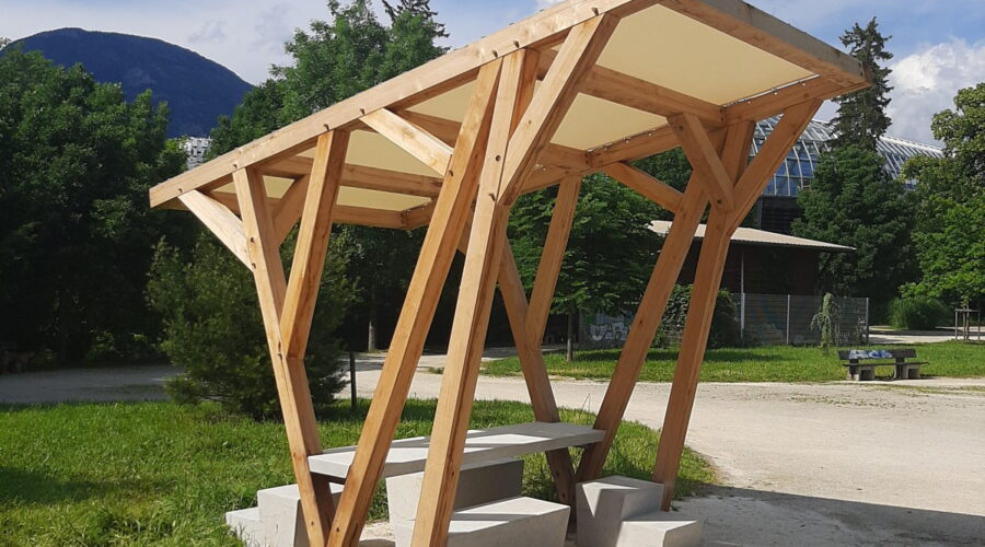 Construire un abri pour le rangement du bois de chauffage